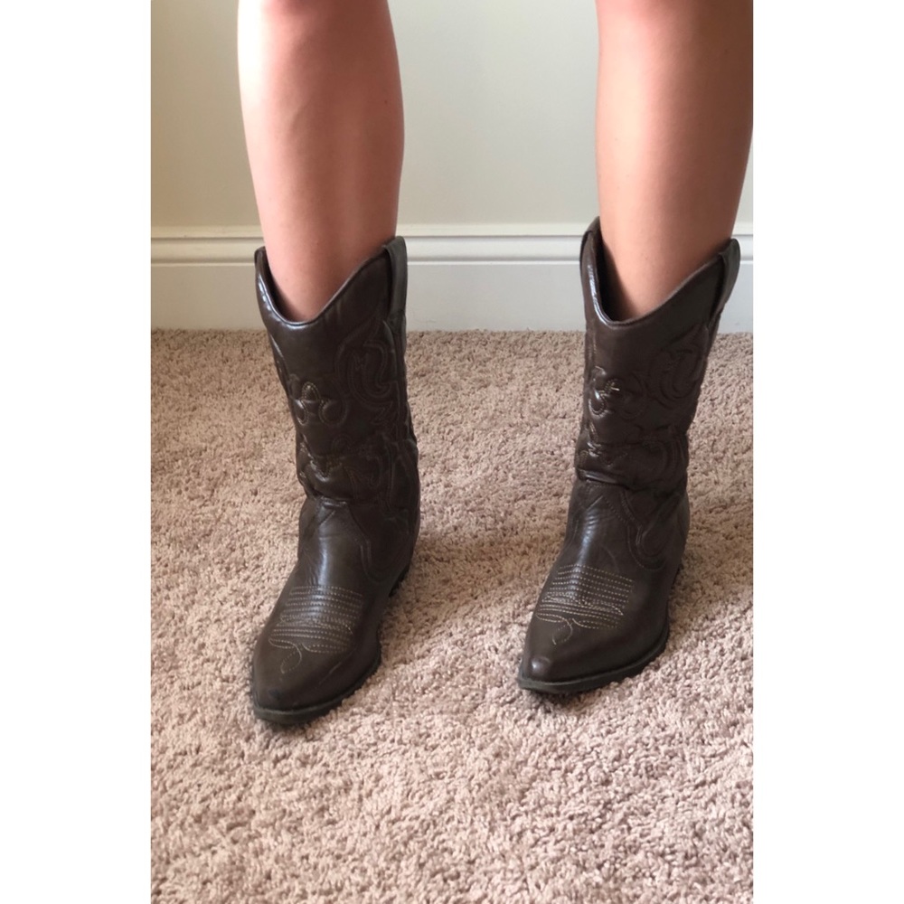 Brown cowboy boots, size 8.5
